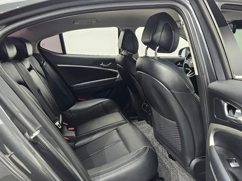 Genesis G70 2.2D ADVANCED, снимка 12 - Автомобили и джипове - 55705086