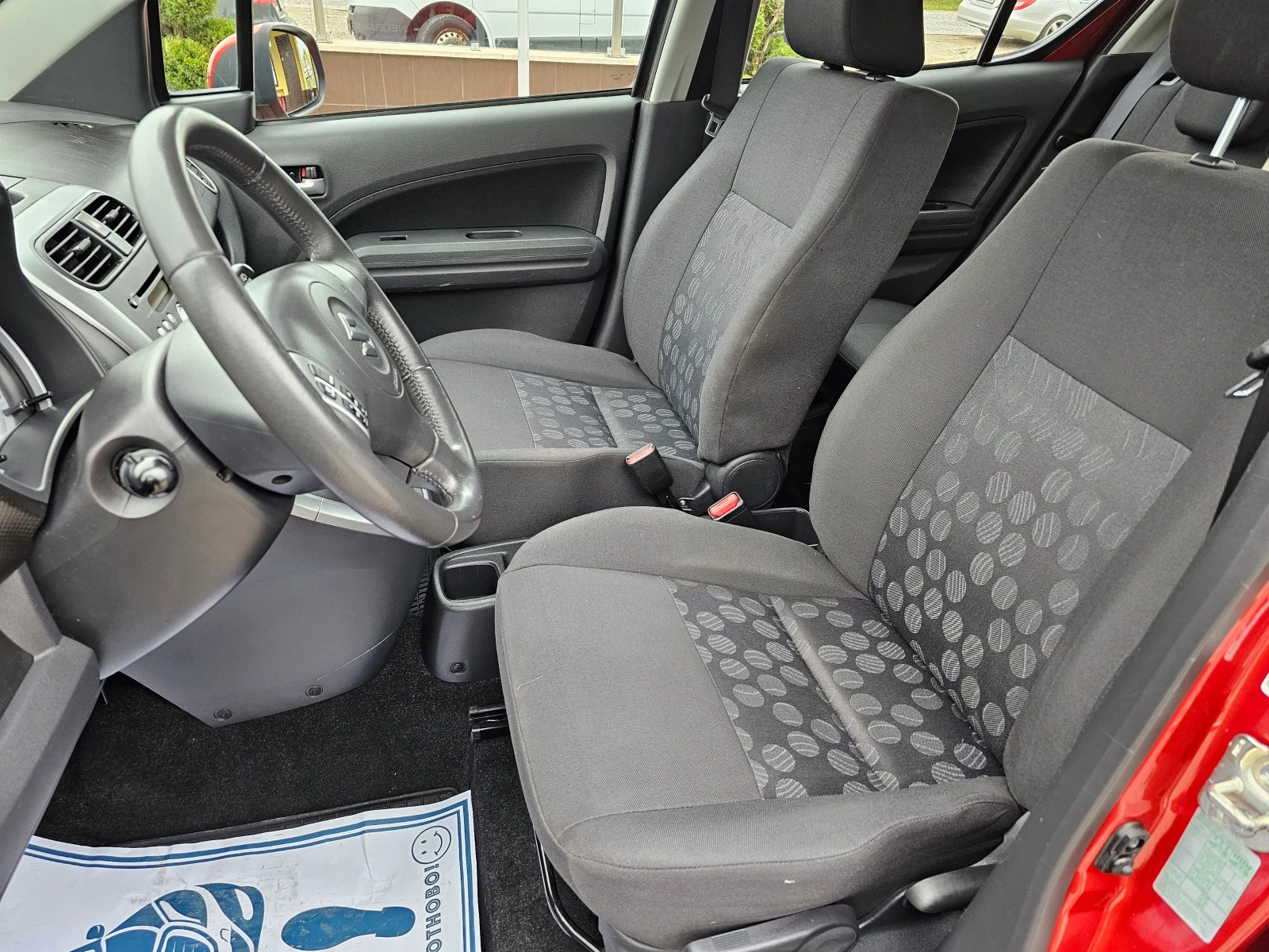 Suzuki Splash 1.0 БЕНЗИН ! ! РЕАЛНИ КИЛОМЕТРИ ! ! КЛИМАТИК | Mobile.bg — изображение 13