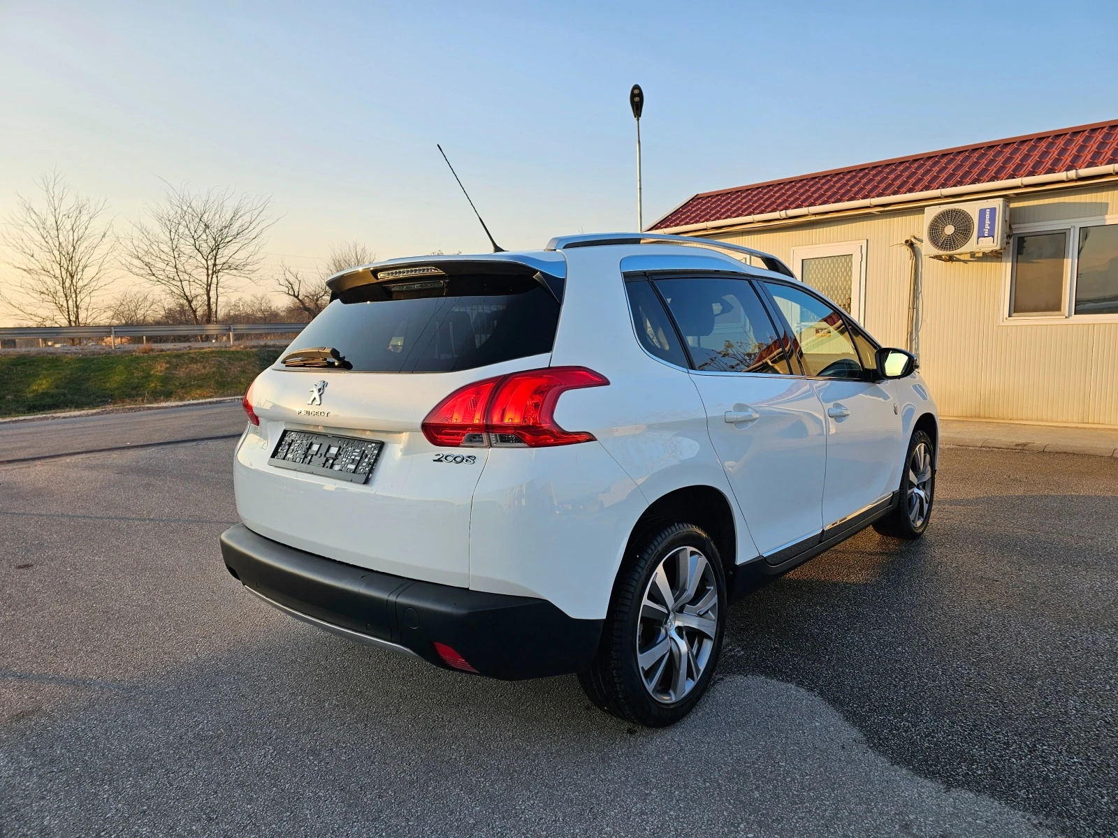 Peugeot 2008 1.6HDI NAVI - изображение 5