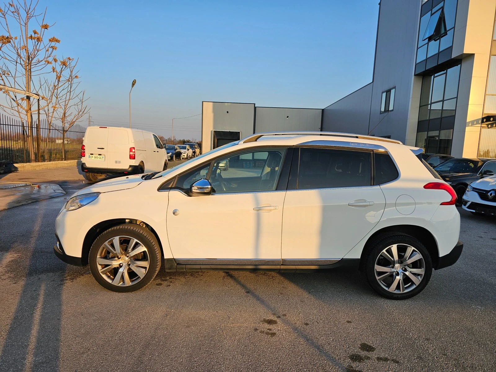 Peugeot 2008 1.6HDI NAVI - изображение 2