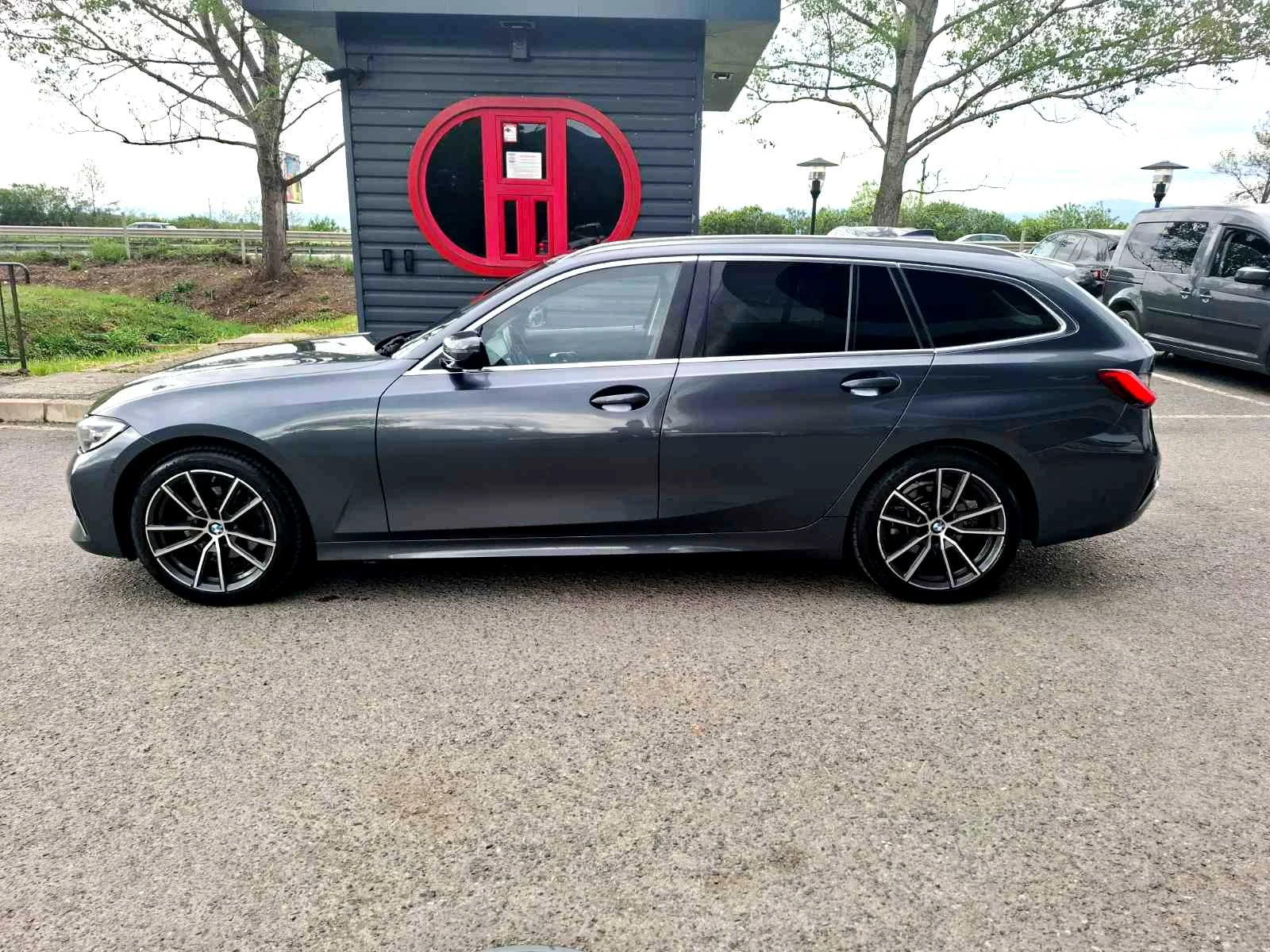BMW 320 d Touring XDrive  - изображение 4