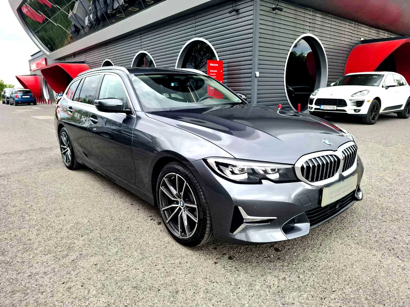BMW 320 d Touring XDrive  | Mobile.bg   1