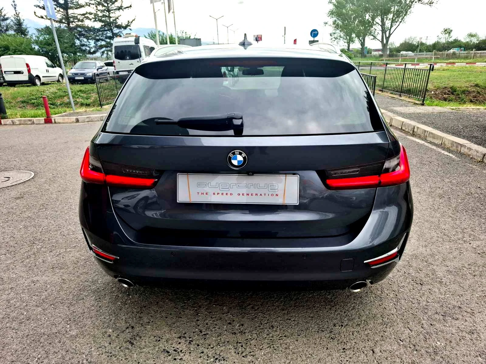 BMW 320 d Touring XDrive  - изображение 6