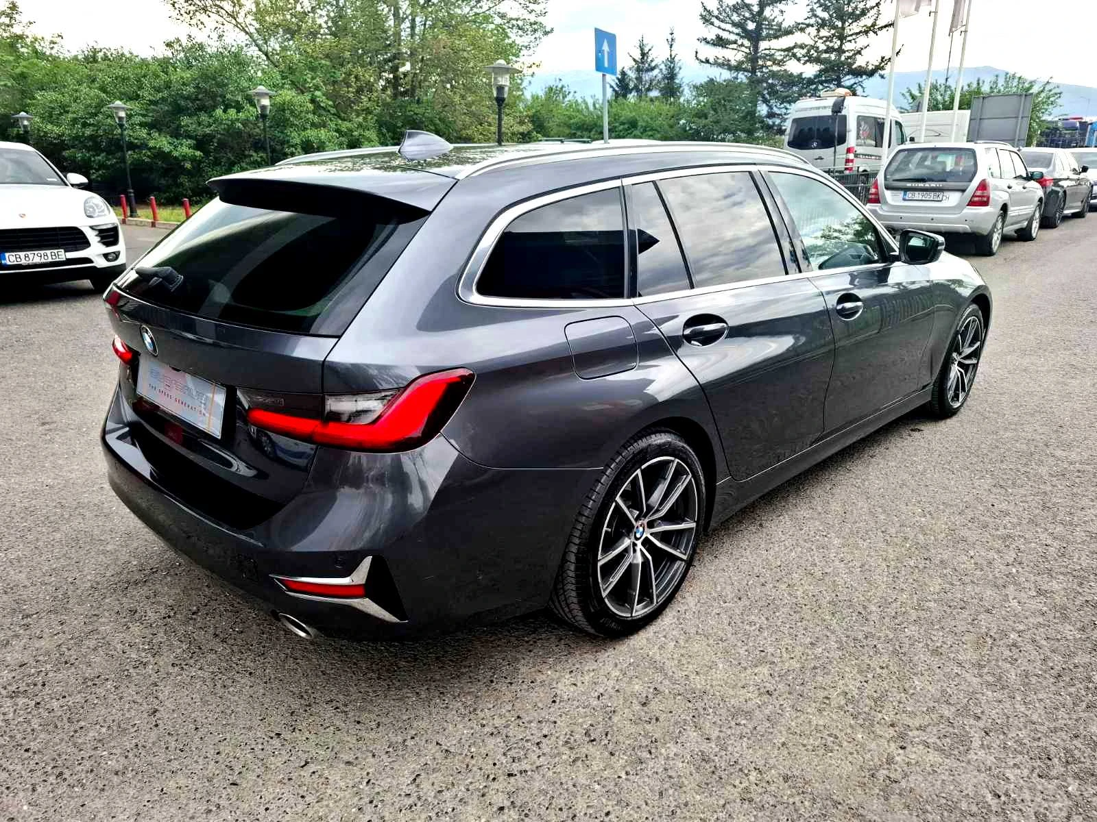BMW 320 d Touring XDrive  - изображение 7