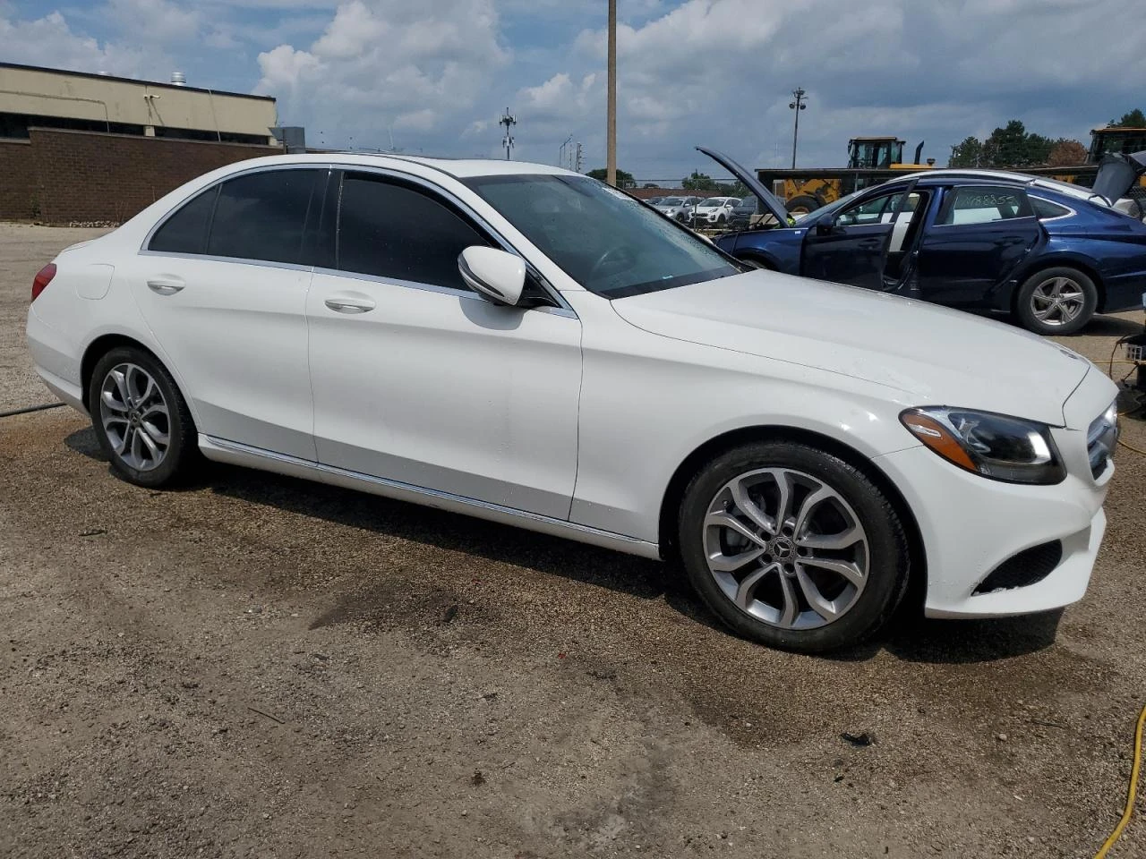 Mercedes-Benz C 300  - изображение 3