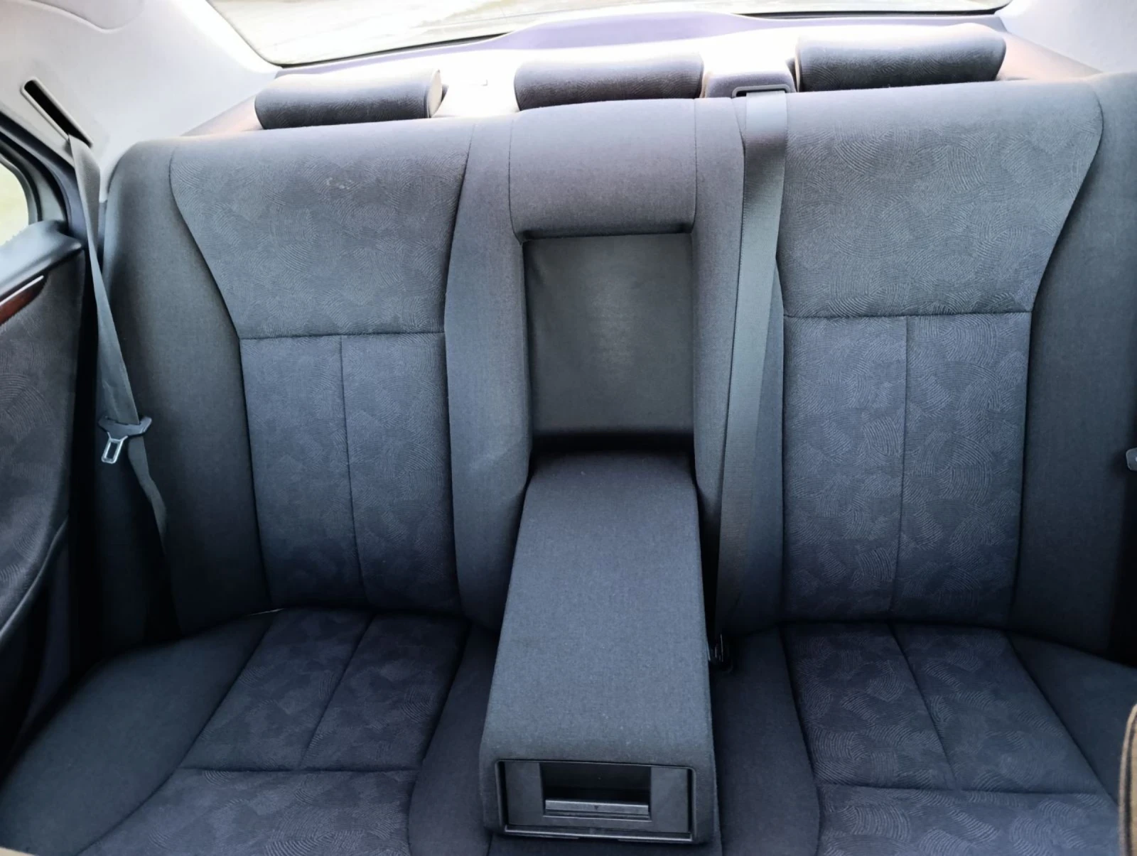 Mercedes-Benz E 200 | Mobile.bg   11