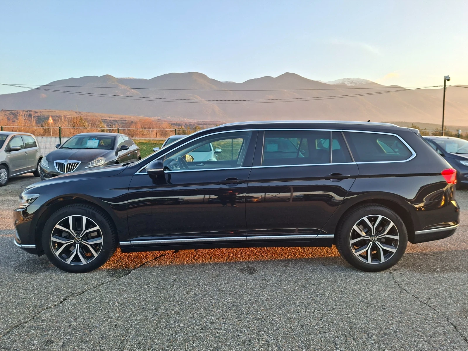 VW Passat 2, 0 tdi Highine* Digital* Matrix* Face - изображение 8