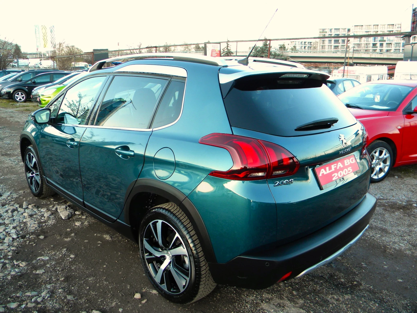 Peugeot 2008 112000км* FACE LIFТ-1.2ТURBO* ALLURE* КАТО НОВО* E - изображение 6