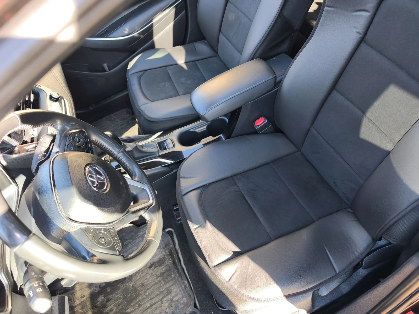 Toyota Corolla 2.0 HIBRID, снимка 8 - Автомобили и джипове - 54139597