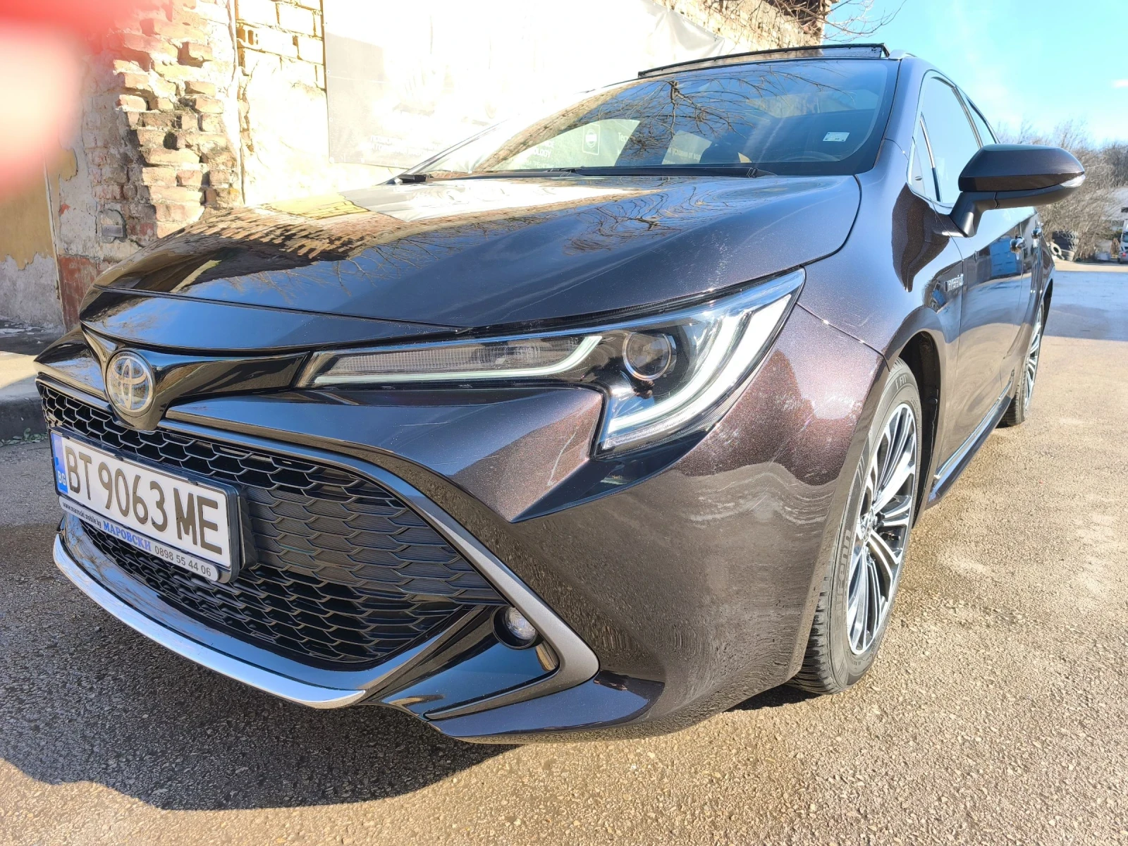 Toyota Corolla 2.0 HIBRID, снимка 2 - Автомобили и джипове - 54139597