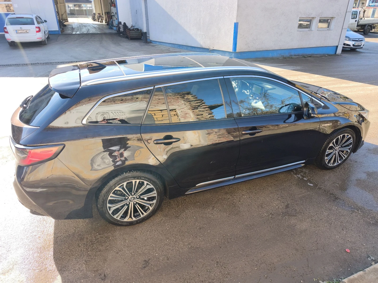 Toyota Corolla 2.0 HIBRID, снимка 10 - Автомобили и джипове - 54139597