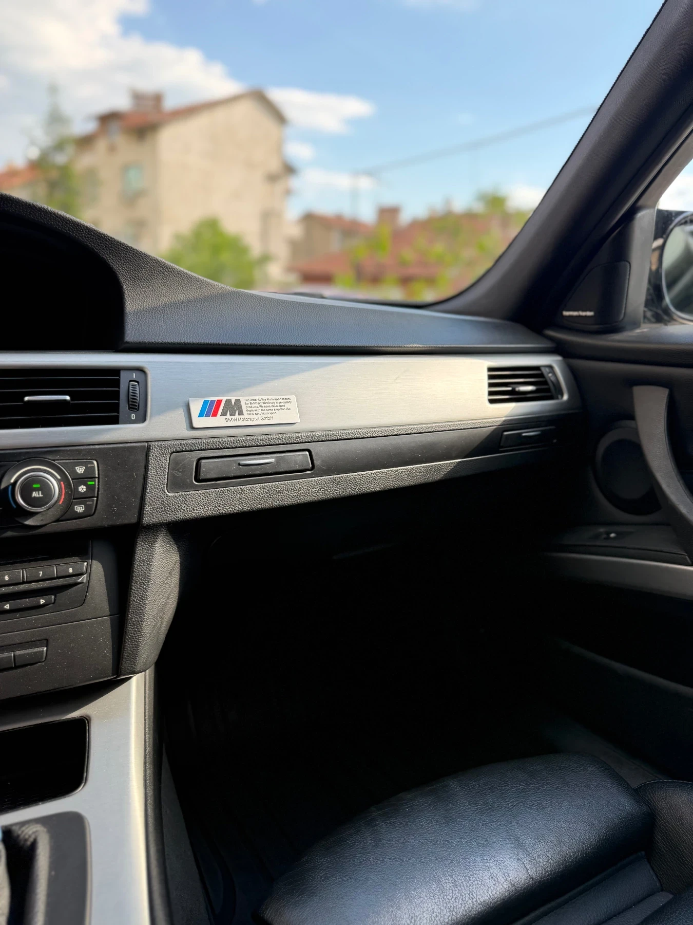 BMW 320, снимка 12 - Автомобили и джипове - 54430059