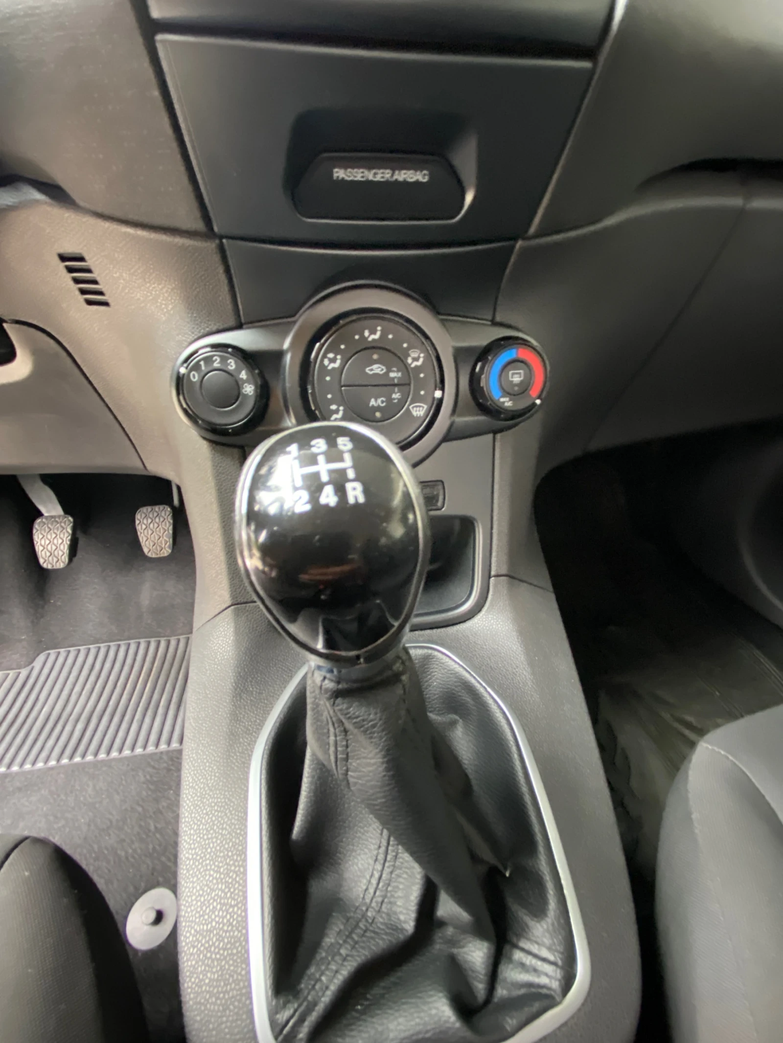 Ford Fiesta, снимка 7 - Автомобили и джипове - 54654346