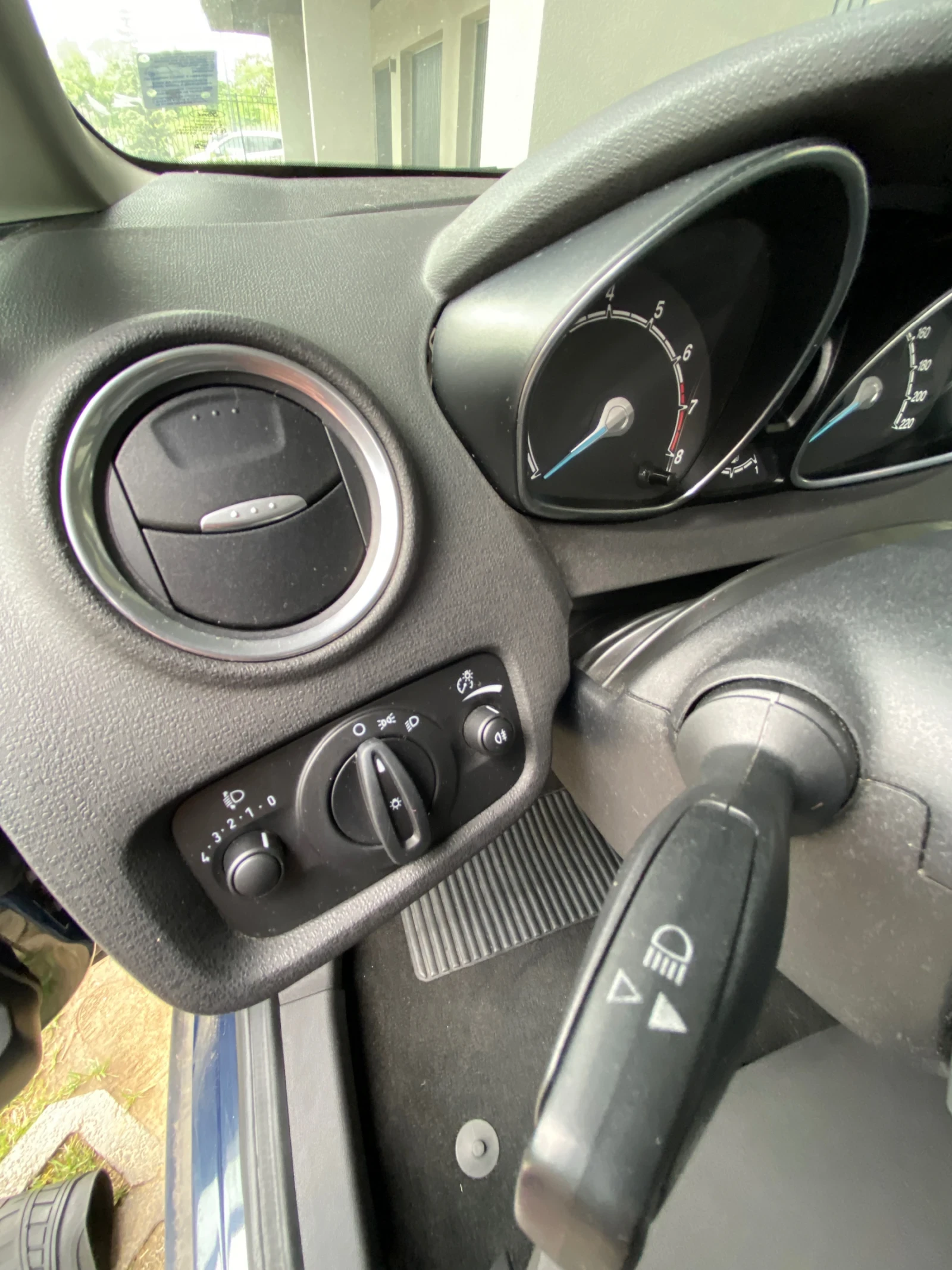 Ford Fiesta, снимка 5 - Автомобили и джипове - 54654346