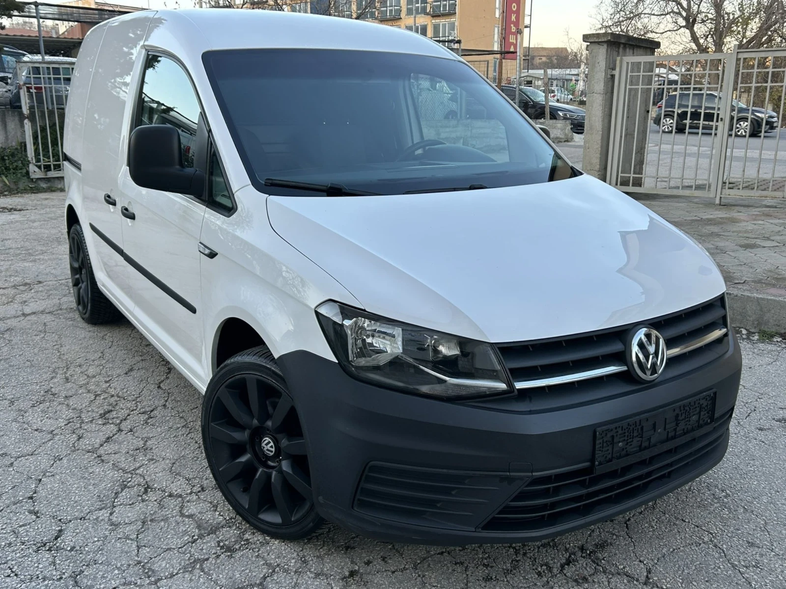VW Caddy 2.0, снимка 3 - Автомобили и джипове - 55548510