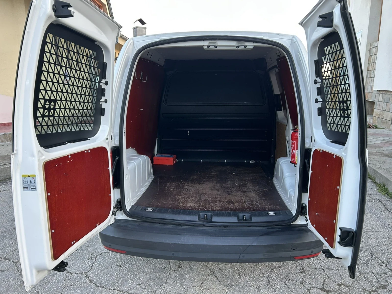 VW Caddy 2.0, снимка 8 - Автомобили и джипове - 55548510