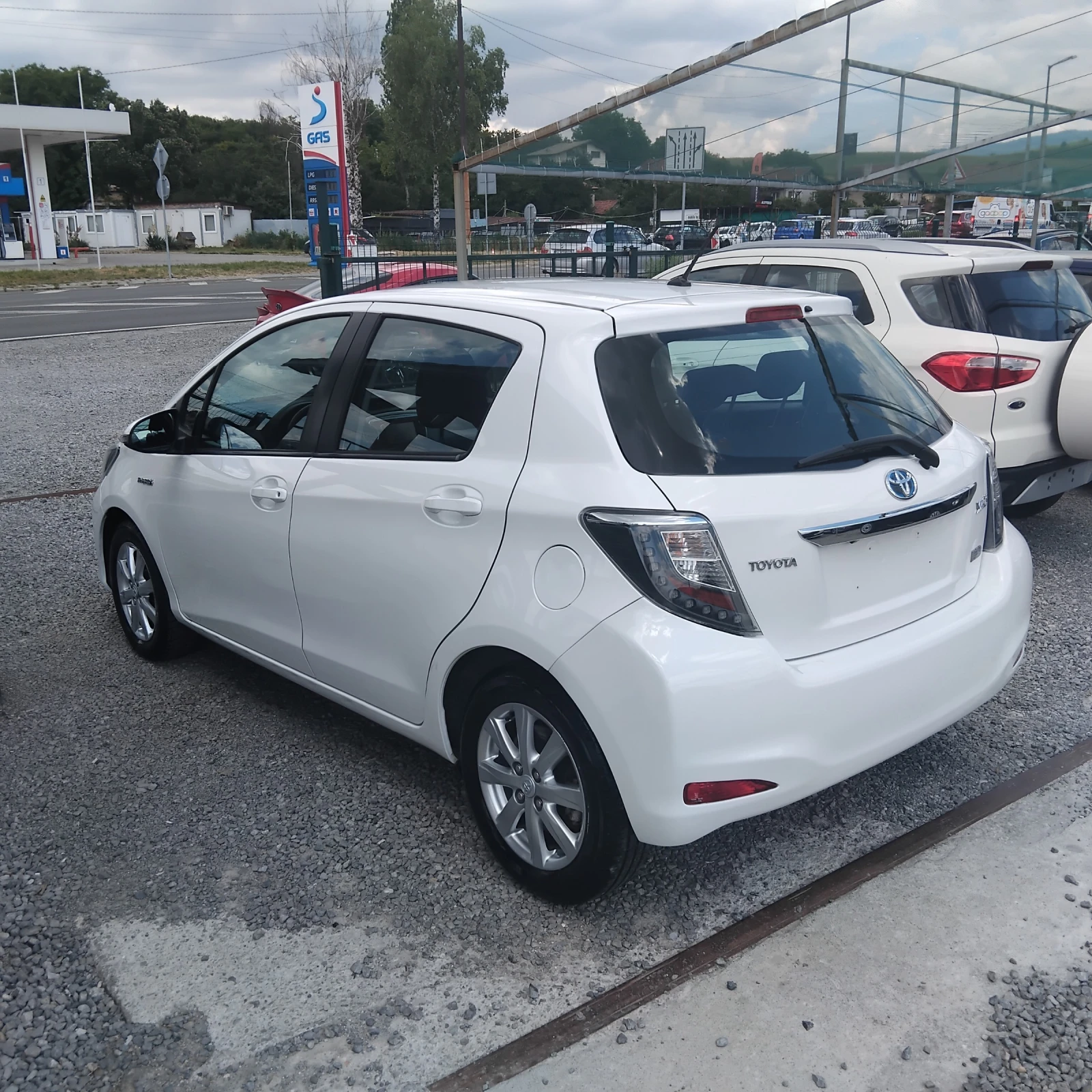 Toyota Yaris 1.5Hybrid 127000KM, снимка 4 - Автомобили и джипове - 54969691