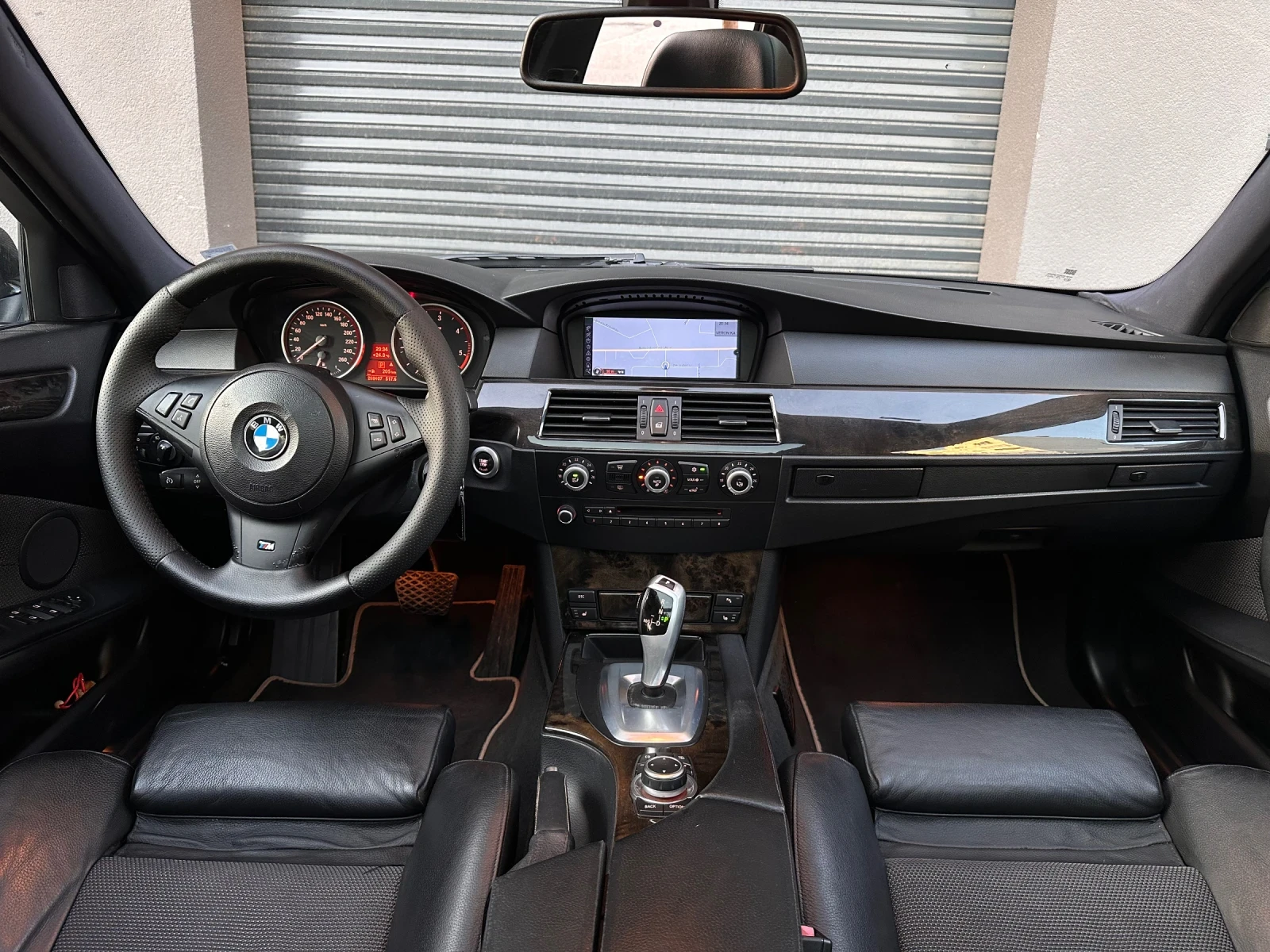BMW 525 САМО ЗАДНО; ПАНОРАМА; CIC; RECARO; EDITION, снимка 9 - Автомобили и джипове - 55081481