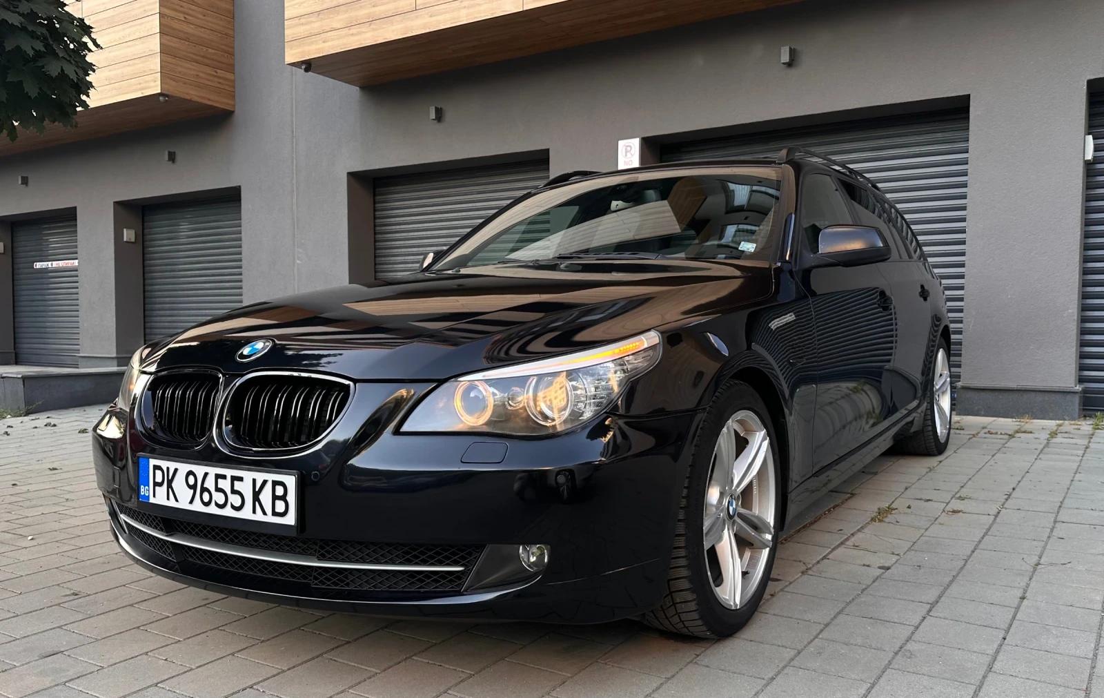 BMW 525 525 197к.с.;САМО ЗАДНО; ПАНОРАМА; CIC; EDITION