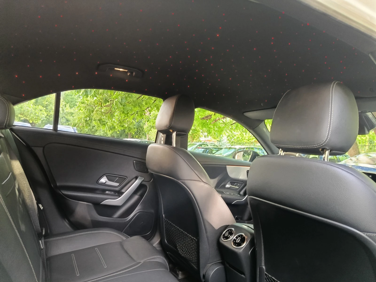 Mercedes-Benz A 200 AMG PACK, снимка 10 - Автомобили и джипове - 55393124