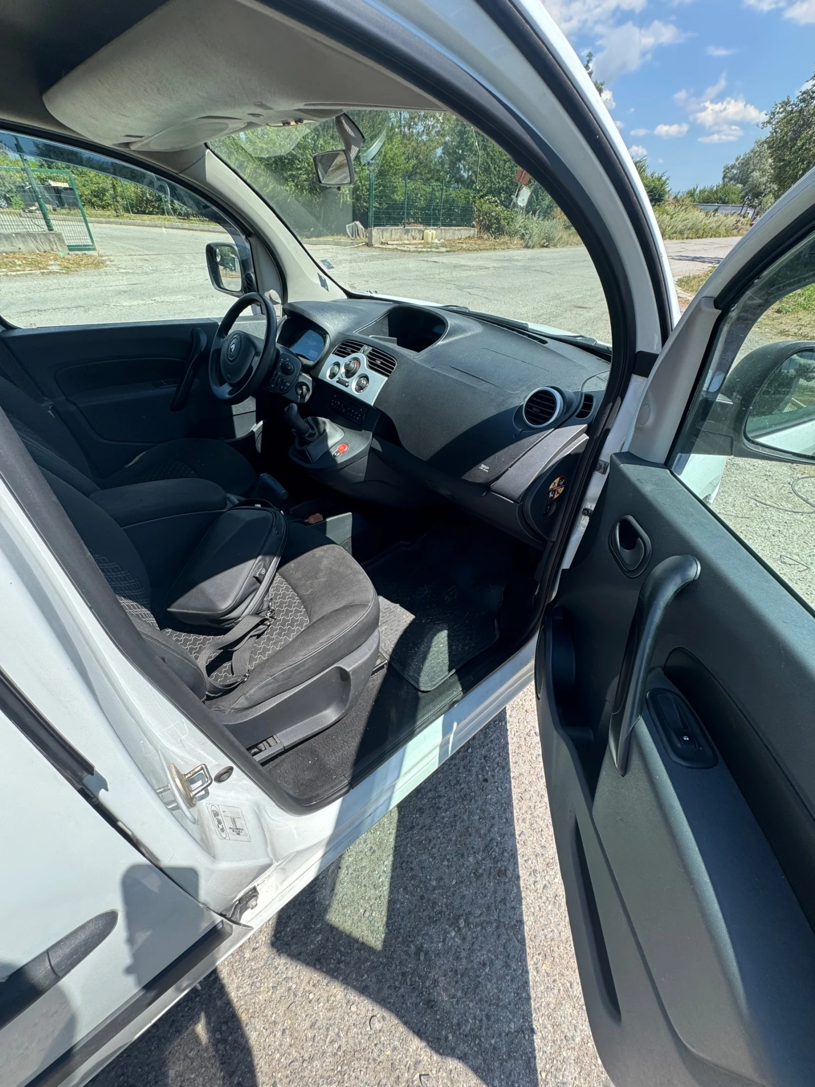 Renault Kangoo 1.6 16V Газ/Бензин, снимка 9 - Автомобили и джипове - 55445501