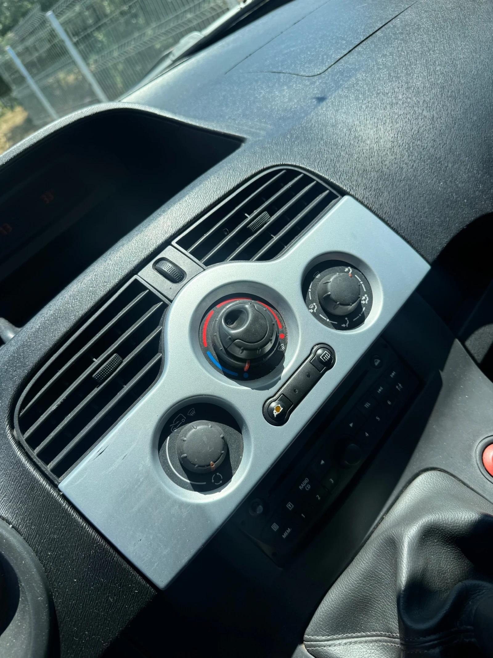 Renault Kangoo 1.6 16V Газ/Бензин, снимка 4 - Автомобили и джипове - 55445501