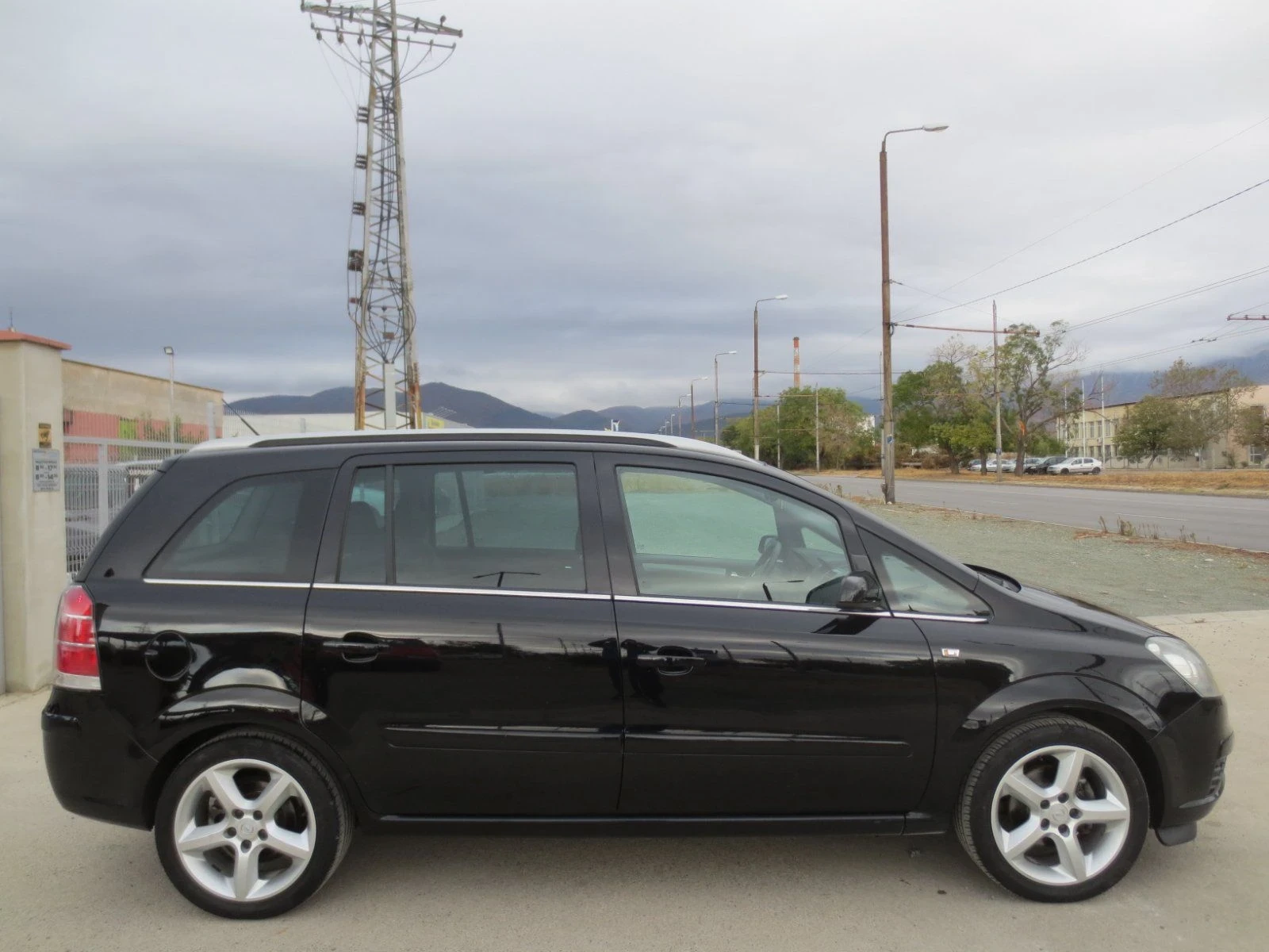 Opel Zafira, снимка 10 - Автомобили и джипове - 55589241