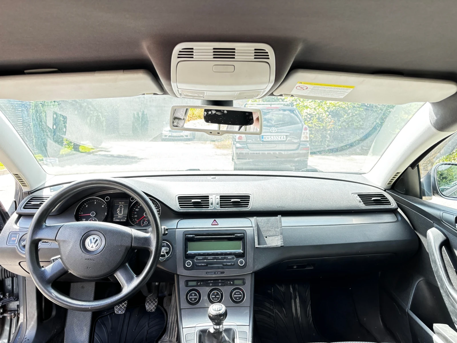 VW Passat 2.0 TDI 110, снимка 9 - Автомобили и джипове - 56403510