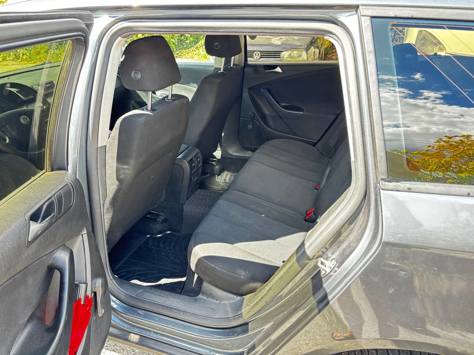 VW Passat 2.0 TDI 110, снимка 10 - Автомобили и джипове - 56403510
