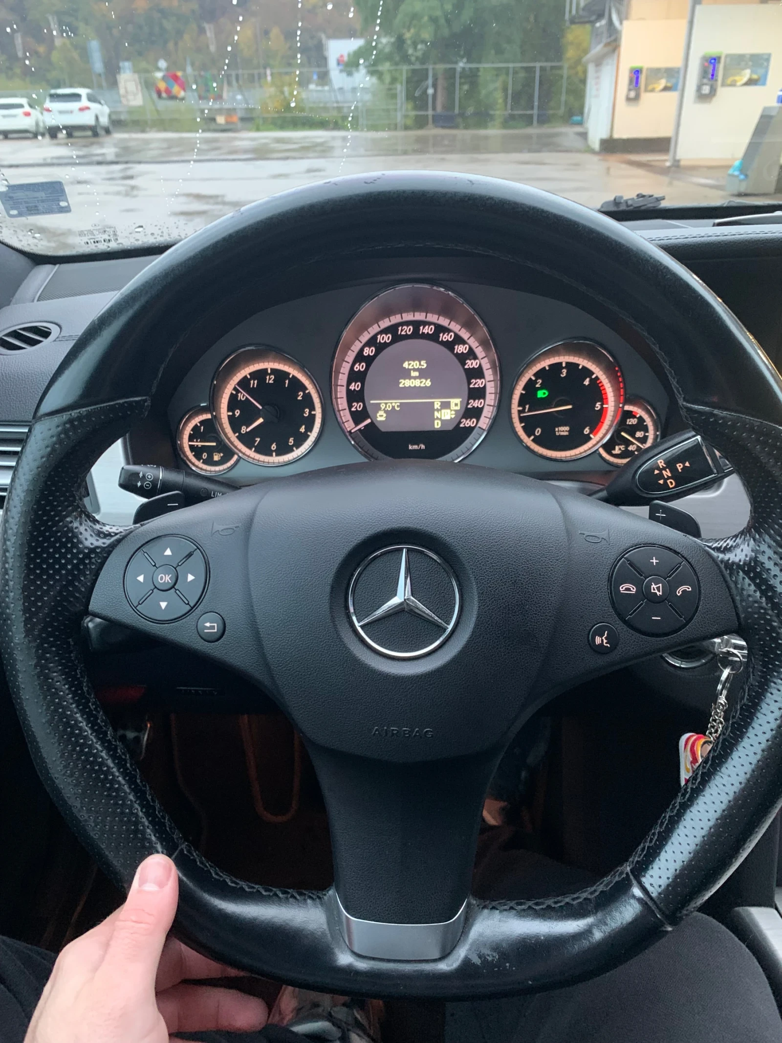 Mercedes-Benz E 350, снимка 11 - Автомобили и джипове - 56543365