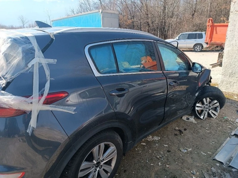 Kia Sportage Автоматик, снимка 6 - Автомобили и джипове - 42072285