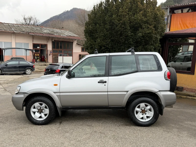 Nissan Terrano 2.7 Климатик , снимка 3 - Автомобили и джипове - 53558958