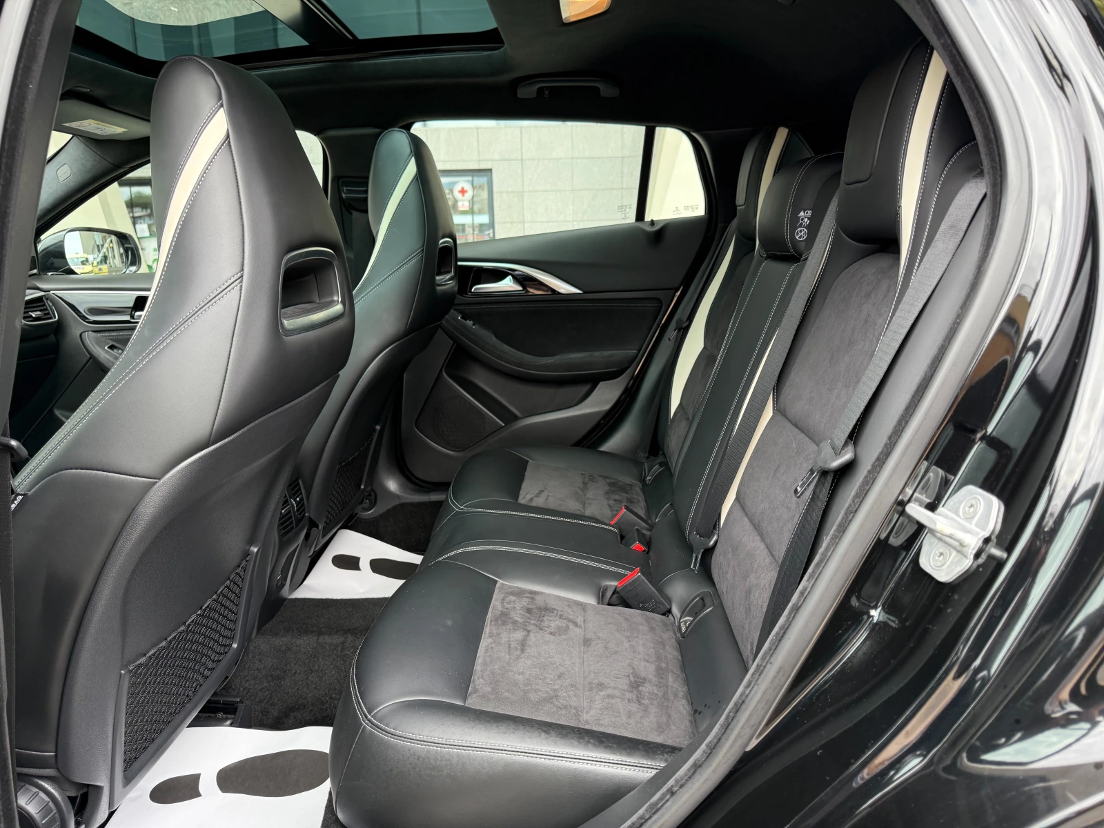 Infiniti Q30 6 МЕСЕЦА ГАРАНЦИЯ/2.0turbo 211к.с./Всички Екстри - изображение 8