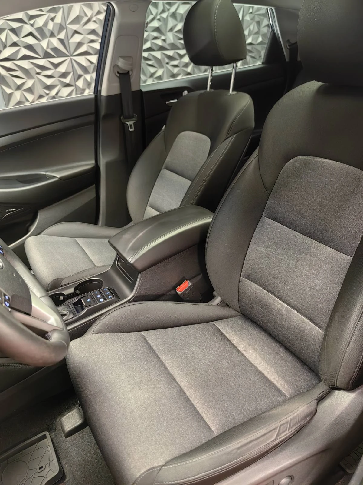 Hyundai Tucson 2.0CRDI PREMIUM SE, снимка 11 - Автомобили и джипове - 53740963