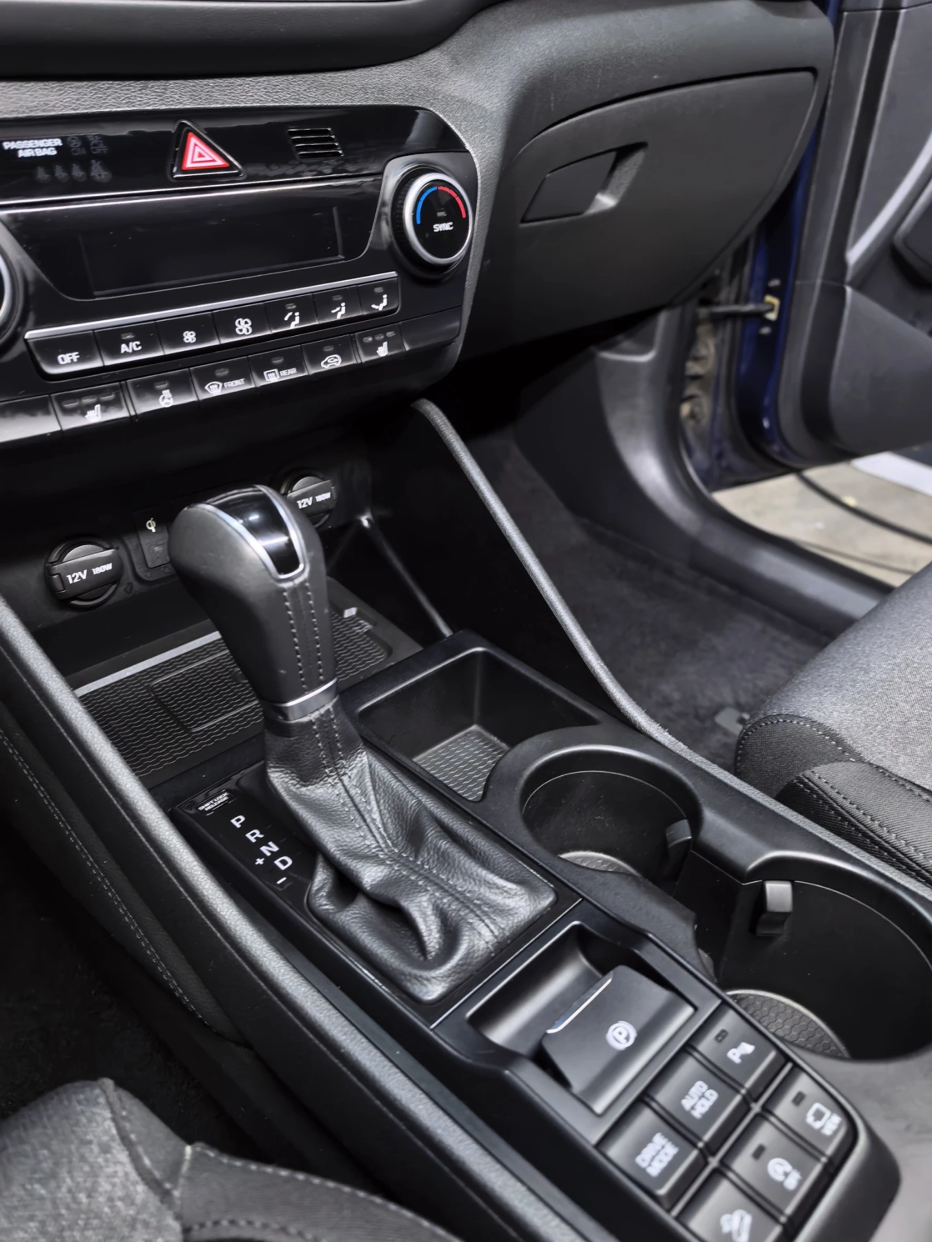 Hyundai Tucson 2.0CRDI PREMIUM SE - изображение 9