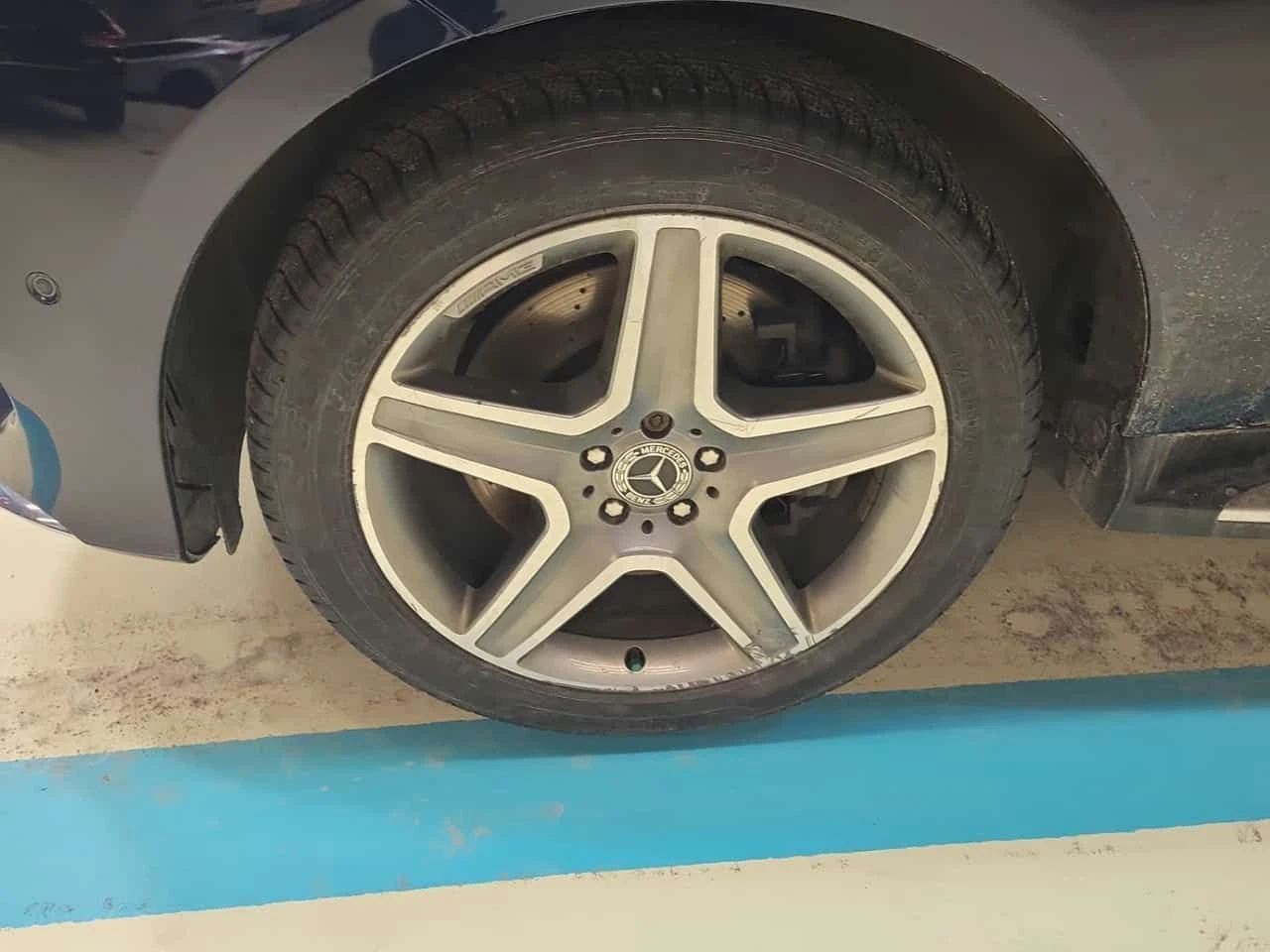 Mercedes-Benz GLE * 550 * ПОДГРЕВИ* ОБДУХВАНЕ* 2 КЛЮЧА* ПАНОРАМА, снимка 5 - Автомобили и джипове - 53870647