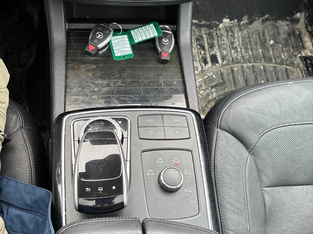 Mercedes-Benz GLE 350 BlueTech* AMG pack* Distronic* 360* Обдух* 2комп д, снимка 10 - Автомобили и джипове - 53939705