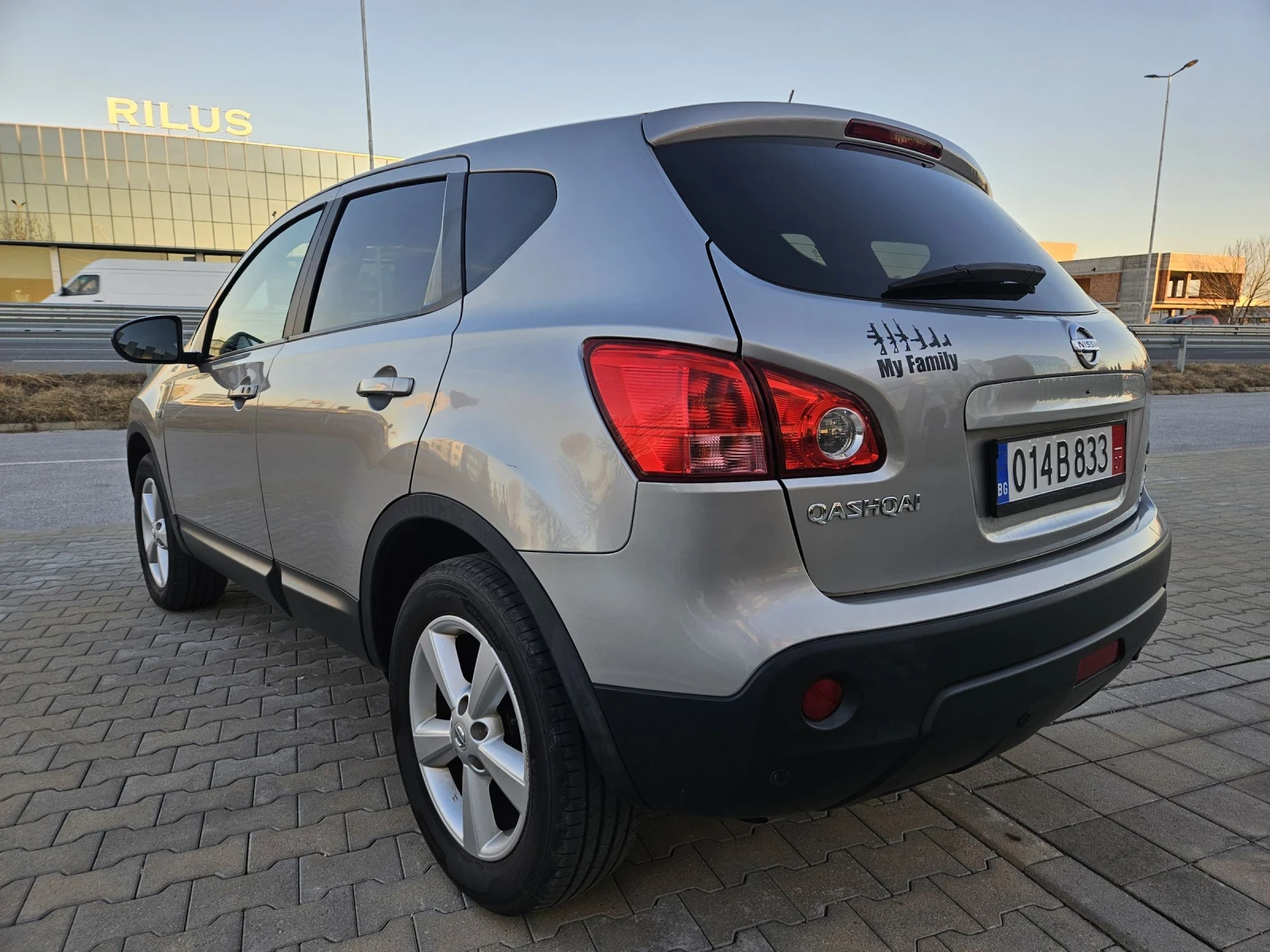 Nissan Qashqai 2.0i 4x4 SWISS EDITION , снимка 3 - Автомобили и джипове - 53992678