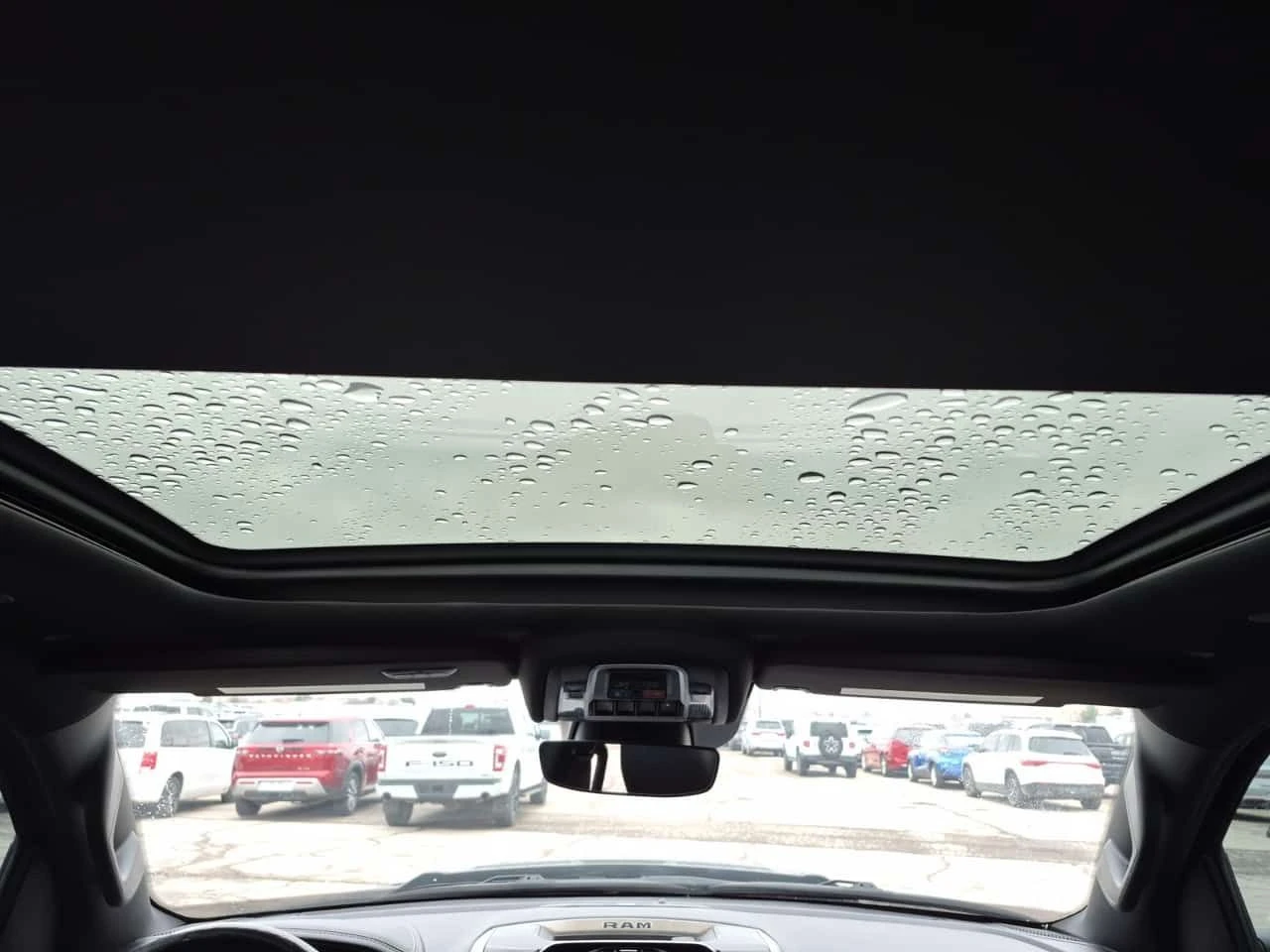 Dodge RAM 1500 * SPORT CREW CAB SHORT BED * CARFAX * ЦЕНА ДО БГ, снимка 11 - Автомобили и джипове - 54081250