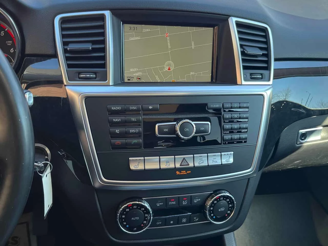 Mercedes-Benz ML 350 BlueTEC/ПАНОРАМА/ПОДГРЕВИ, снимка 9 - Автомобили и джипове - 54236672