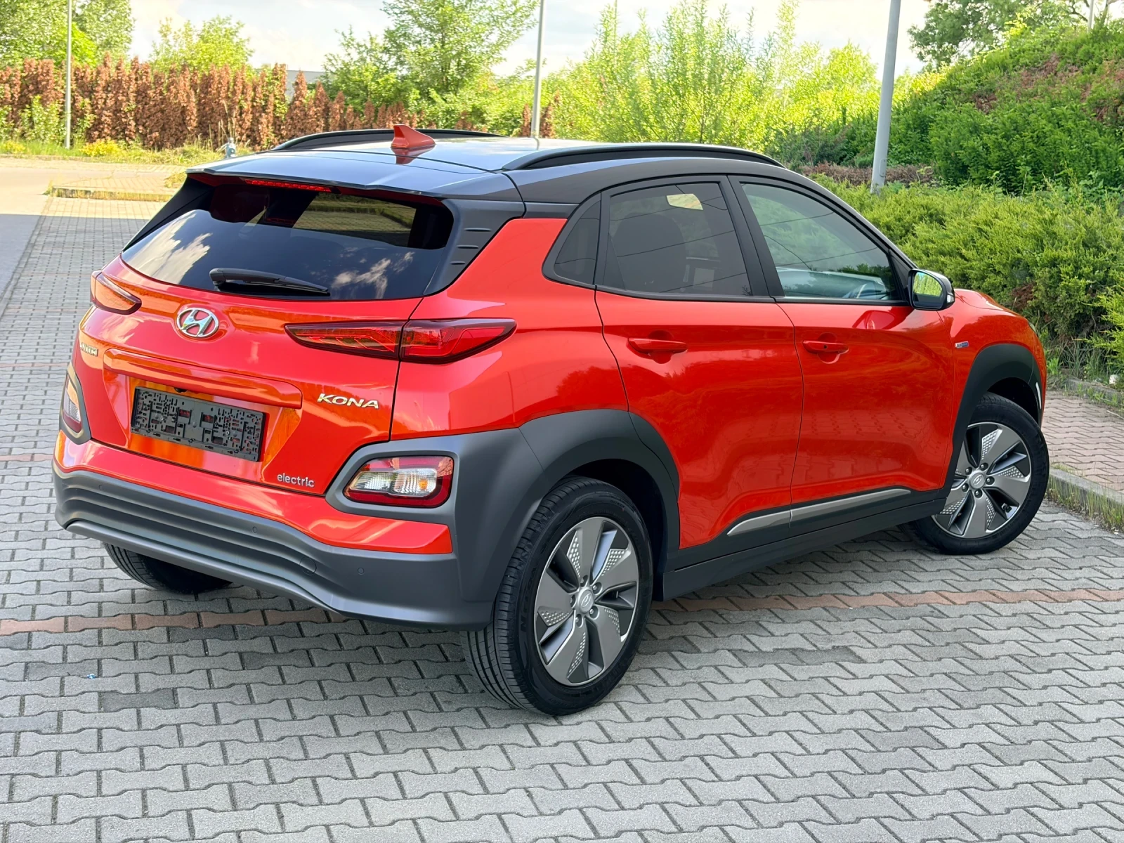 Hyundai Kona PREMIUM!!! 100%SOH!!!64kw 204kc TERMOPOMPA!!!, снимка 4 - Автомобили и джипове - 54691467