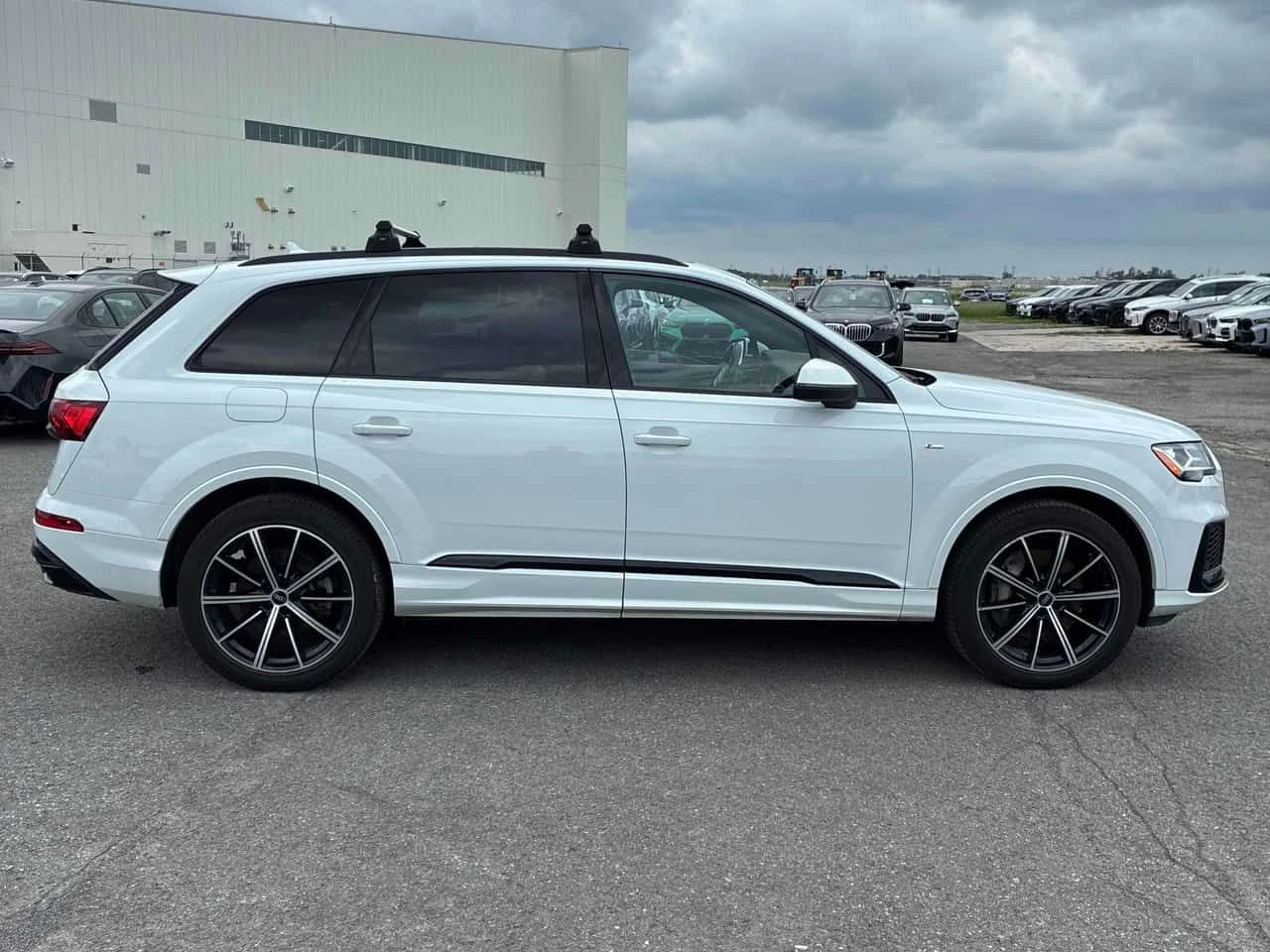 Audi Q7 * Komfort * ГЛАВНО ПРЕДСТАВИТЕЛСТВО* , снимка 3 - Автомобили и джипове - 54891476