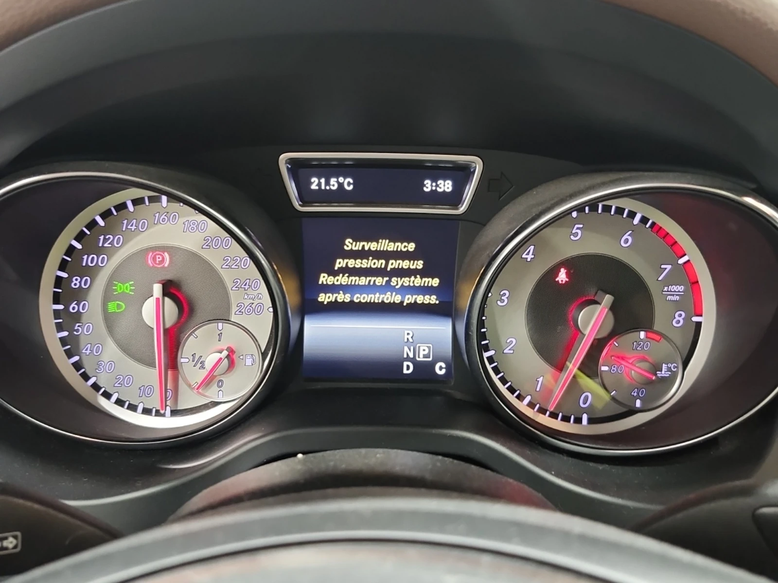 Mercedes-Benz GLA 250 AMG * ПОДГРЕВ * КАМЕРА * CARFAX * , снимка 11 - Автомобили и джипове - 55117272