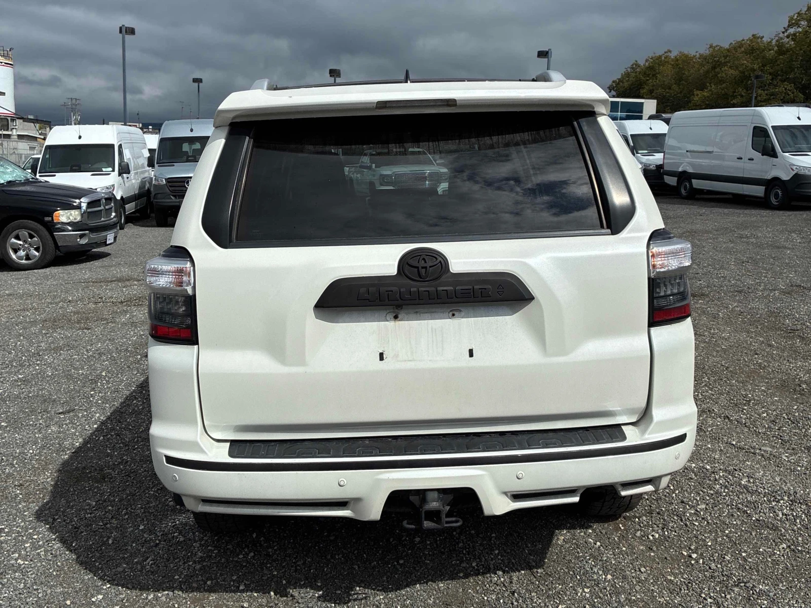 Toyota 4runner * 4WD * АВТОКРЕДИТ БЕЗ ПЪРВОНАЧАЛНА ВНОСКА* , снимка 4 - Автомобили и джипове - 55953389