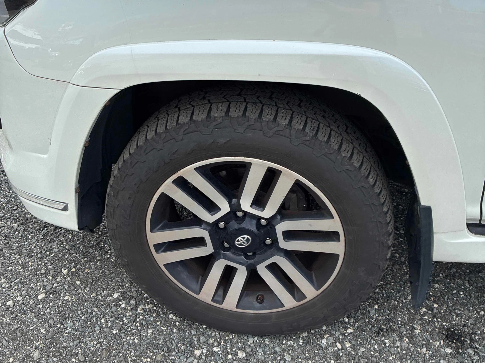 Toyota 4runner * 4WD * АВТОКРЕДИТ БЕЗ ПЪРВОНАЧАЛНА ВНОСКА* , снимка 11 - Автомобили и джипове - 55953389