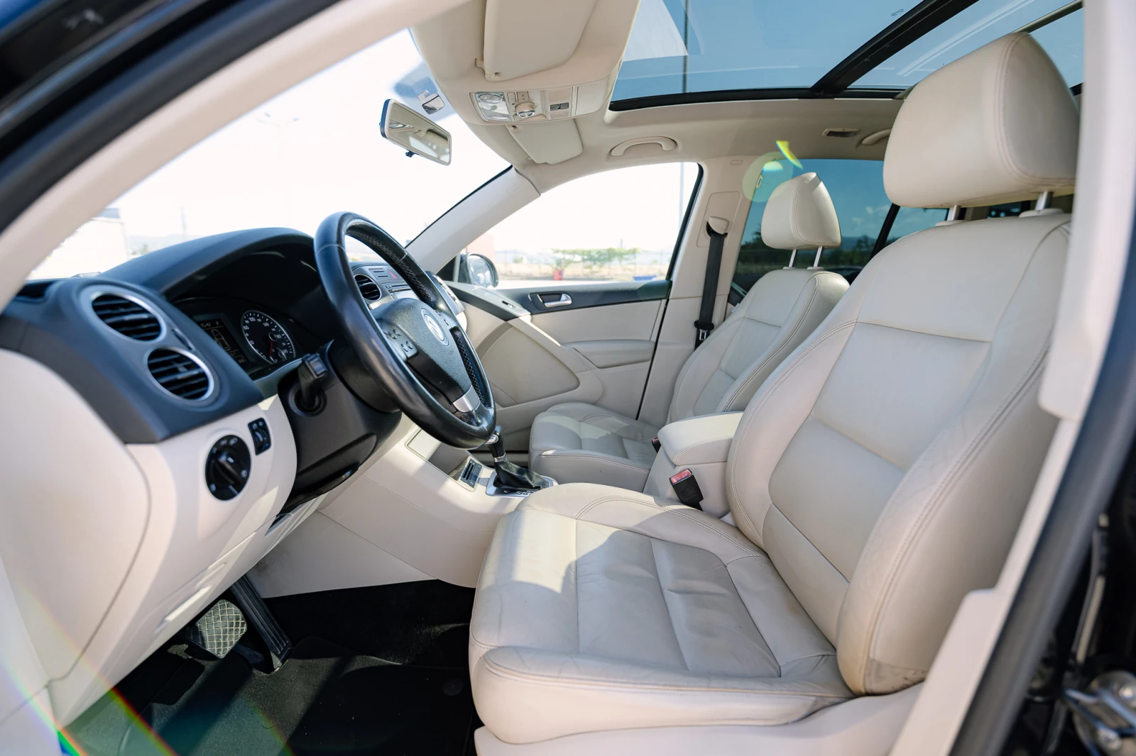 VW Tiguan 2.0TDI/4Motion/DSG/NAVI/КОЖА/PANORAMA, снимка 11 - Автомобили и джипове - 56015528