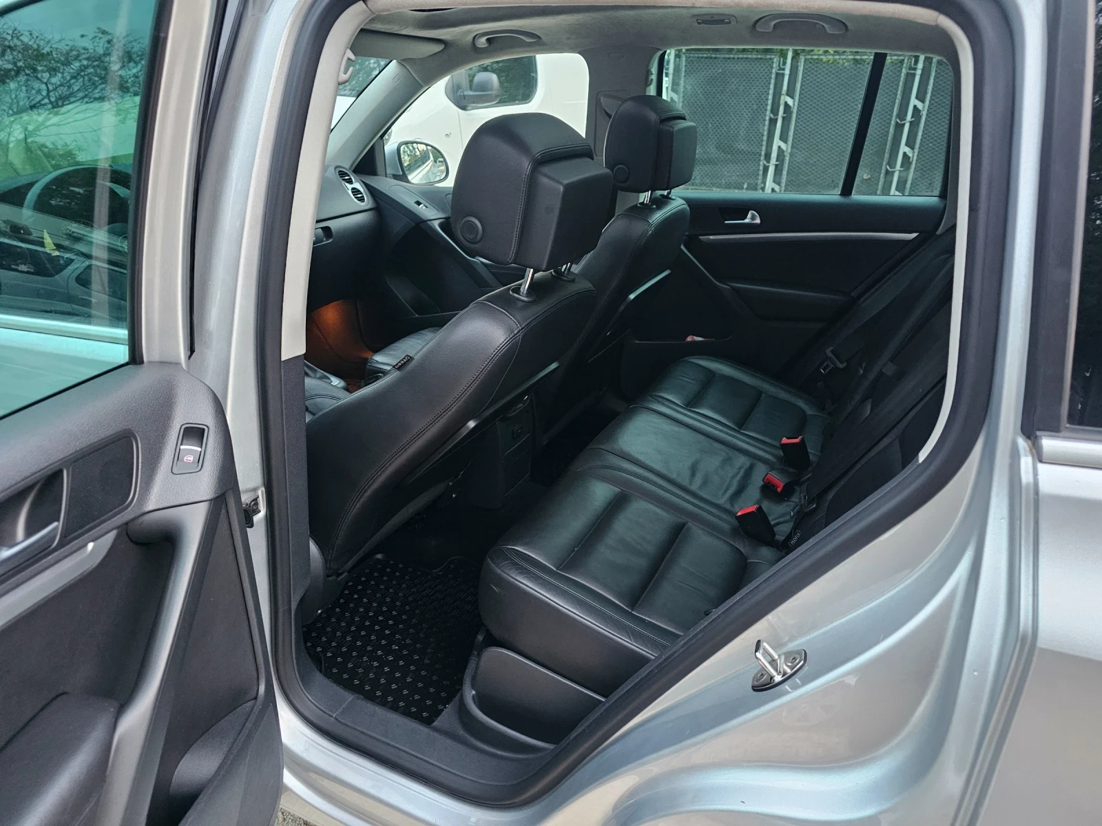 VW Tiguan 2.0TdI Face Full EX, снимка 11 - Автомобили и джипове - 56544305