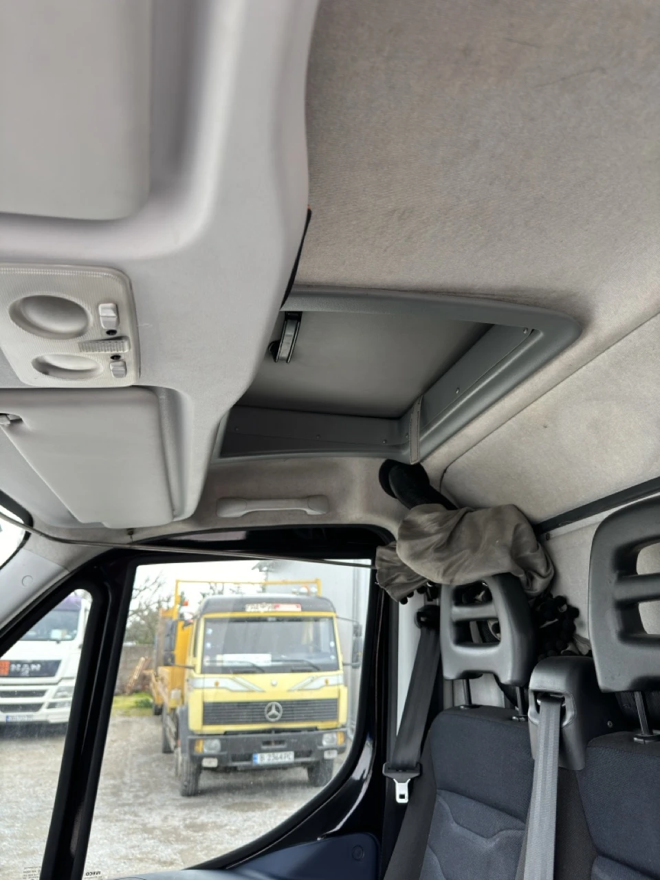 Iveco 35c18 Daily, снимка 11 - Бусове и автобуси - 54413195