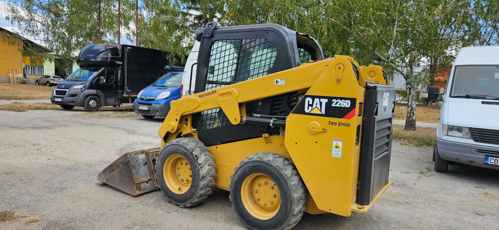 Мини челни товарачи Cat 226