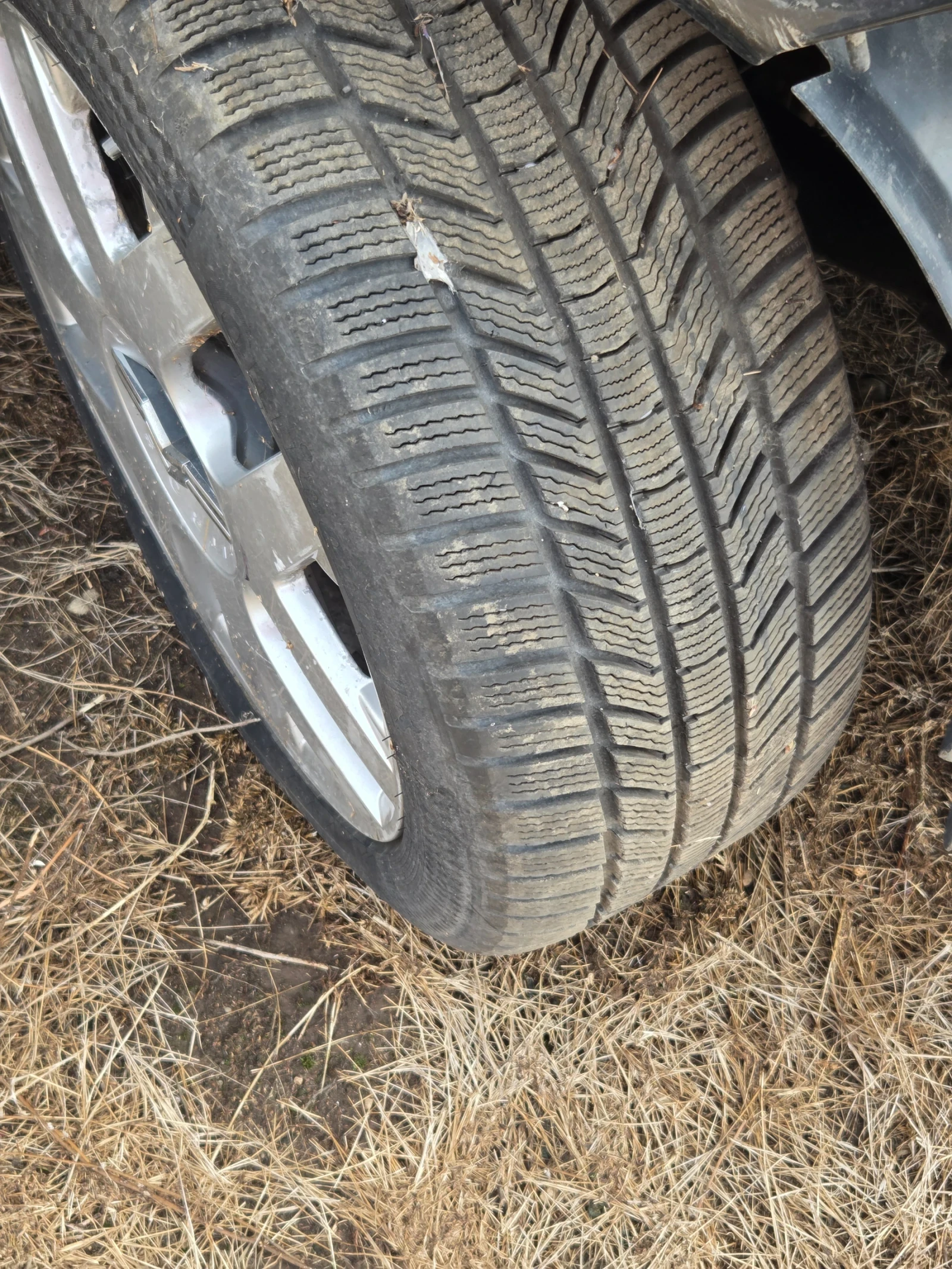 Гуми Зимни 245/45R18